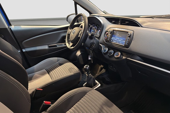 Toyota Yaris 11 of 17