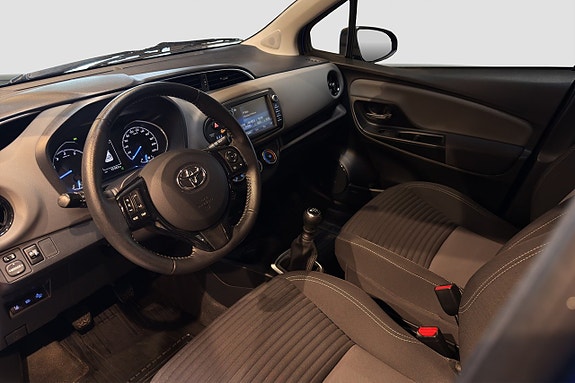 Toyota Yaris 7 of 17