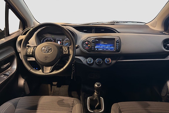 Toyota Yaris 12 of 17