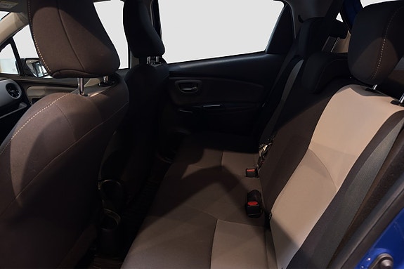 Toyota Yaris 8 of 17