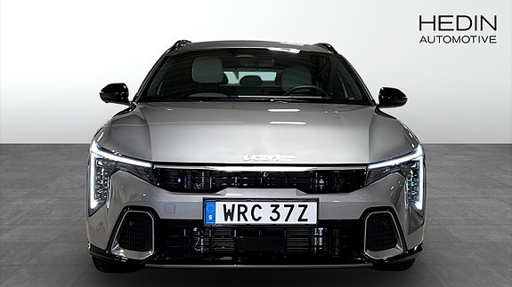 Kia K4 2 of 5