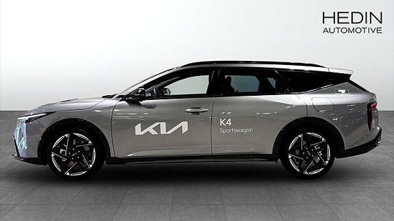 Kia K4 4 of 5