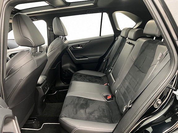 Toyota RAV4 18 of 30