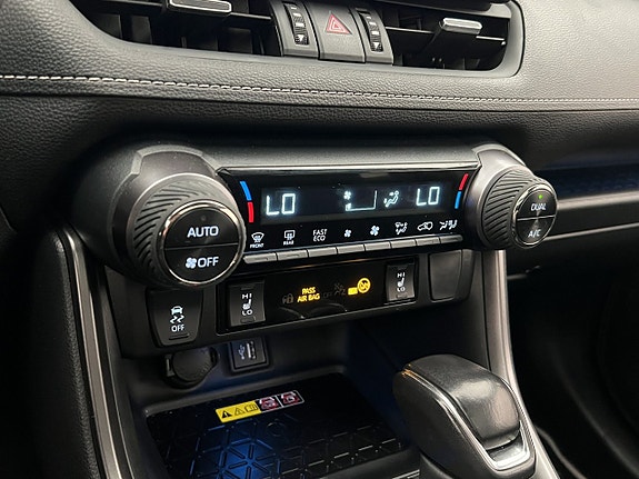 Toyota RAV4 28 of 30
