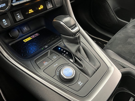 Toyota RAV4 27 of 30