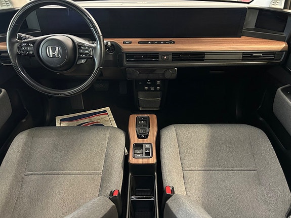 Honda e 7 of 8