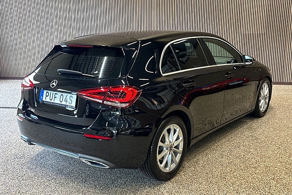 Mercedes-Benz A180 4 of 5