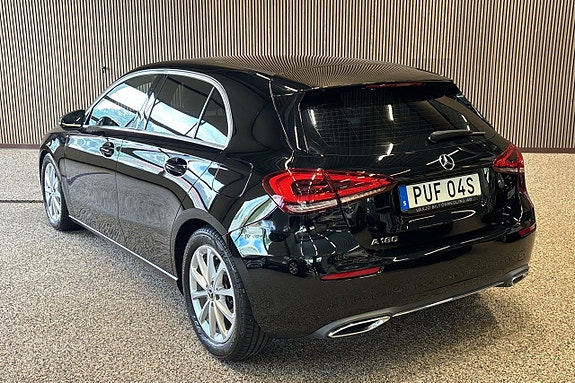 Mercedes-Benz A180 3 of 5