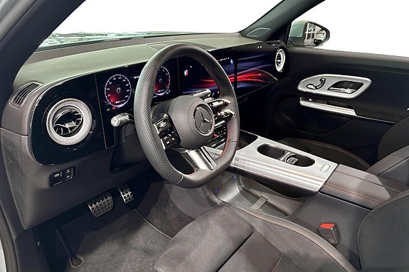 Mercedes-Benz GLB220 6 of 13