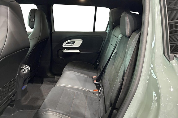 Mercedes-Benz GLB220 10 of 13