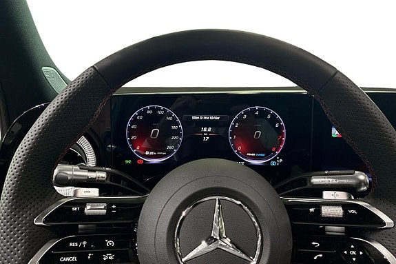 Mercedes-Benz GLB220 7 of 13