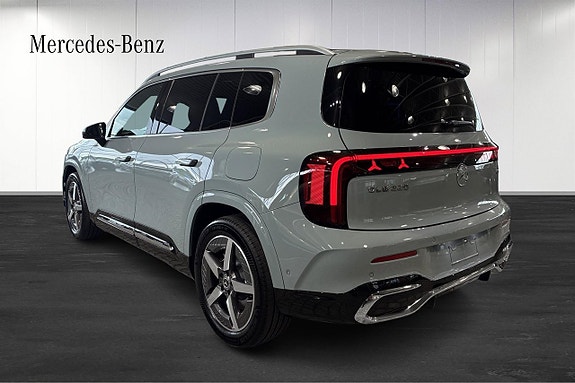 Mercedes-Benz GLB220 3 of 5