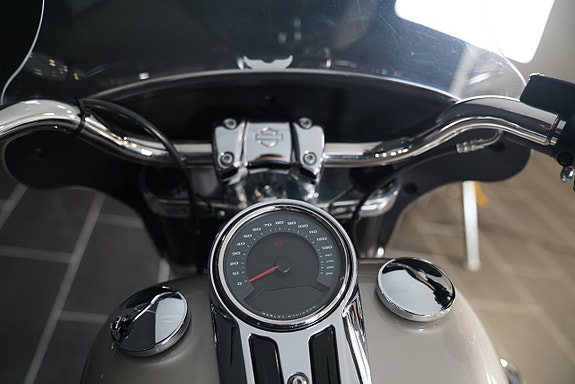 Harley-Davidson FLSB Sport Glide Cobra 7 of 10