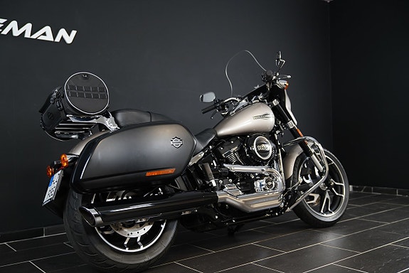 Harley-Davidson FLSB Sport Glide Cobra 4 of 10