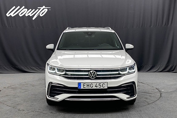 Volkswagen Tiguan Allspace 2 of 5