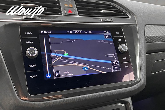 Volkswagen Tiguan Allspace 18 of 23