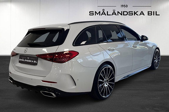 Mercedes-Benz C300 4 of 5