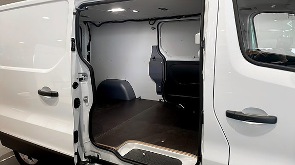 Renault Trafic 5 of 15