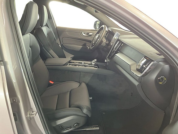 Volvo V60 4 of 5