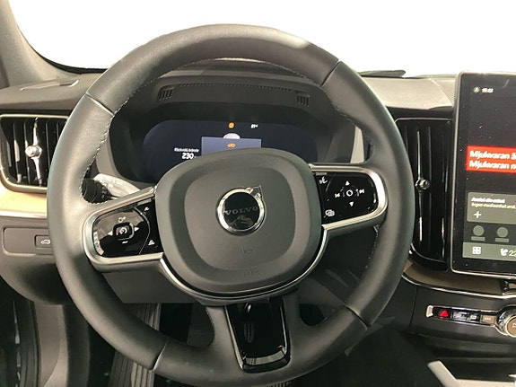 Volvo XC60 10 of 13