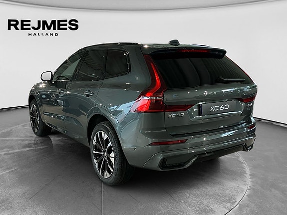 Volvo XC60 2 of 5