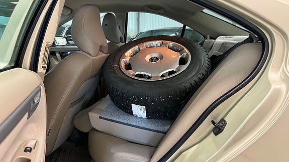 Volvo S60 12 of 24
