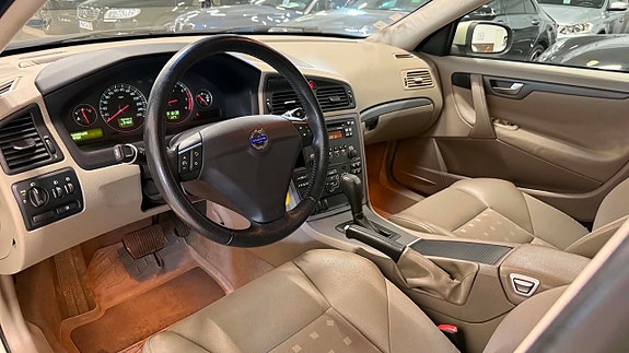 Volvo S60 11 of 24
