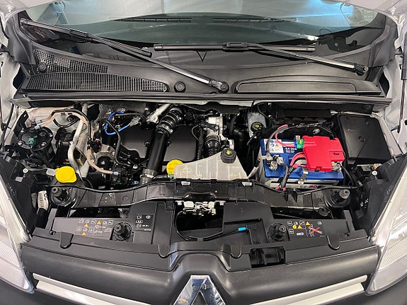 Renault Kangoo Express 21 of 21