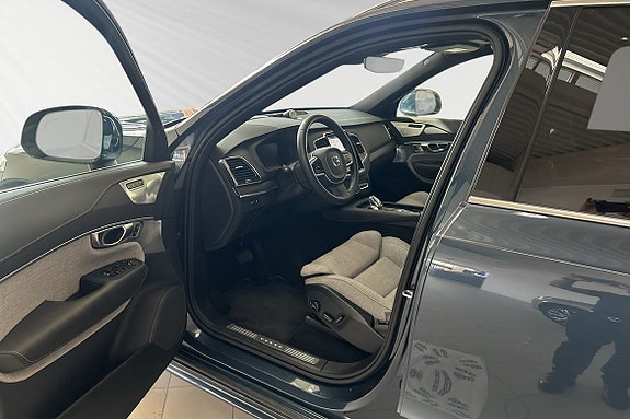 Volvo XC90 7 of 30