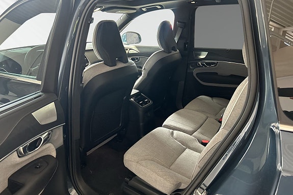 Volvo XC90 8 of 30