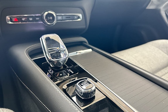 Volvo XC90 26 of 30