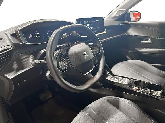 Peugeot e-208 8 of 19