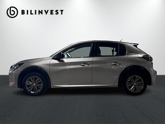 Peugeot e-208 2 of 5