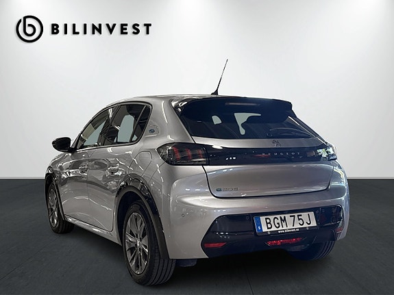 Peugeot e-208 3 of 5