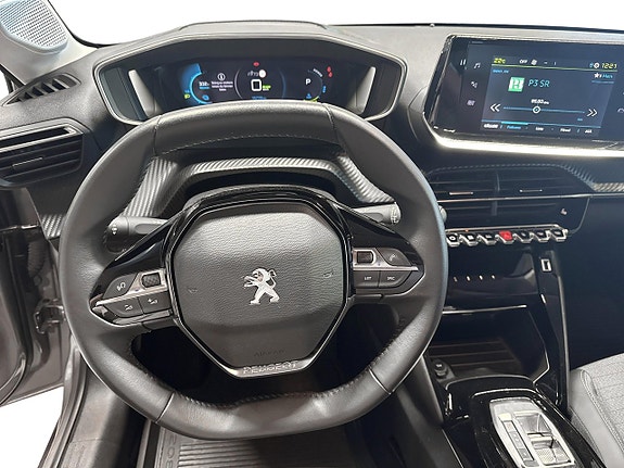 Peugeot e-208 12 of 19