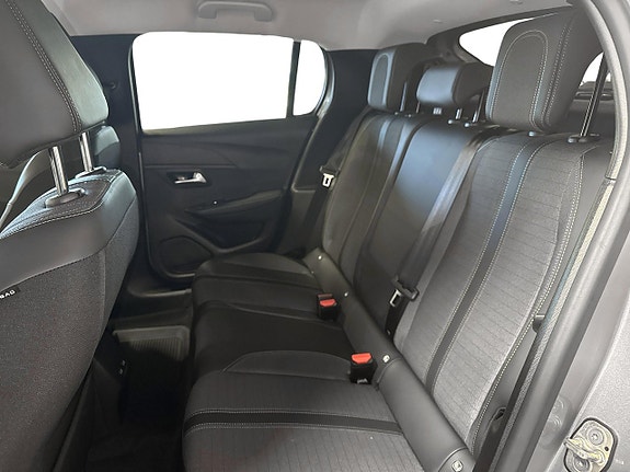 Peugeot e-208 9 of 19