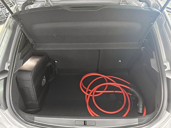 Peugeot e-208 13 of 19