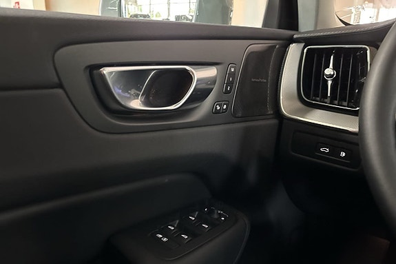 Volvo XC60 29 of 29
