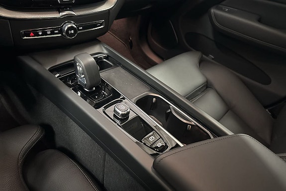 Volvo XC60 17 of 29