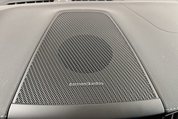Volvo XC60 19 of 29