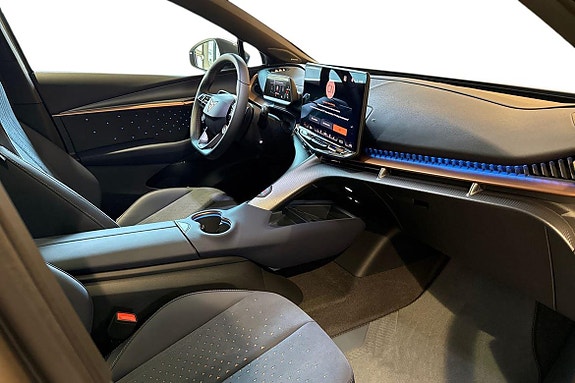 Cupra Tavascan 14 of 18