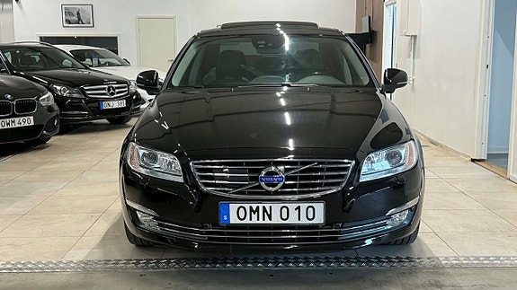 Volvo S80 2 of 5