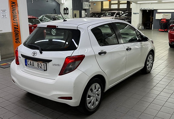 Toyota Yaris 6 of 19