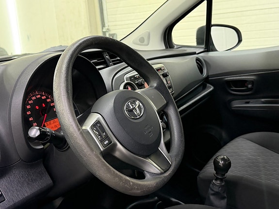 Toyota Yaris 11 of 19