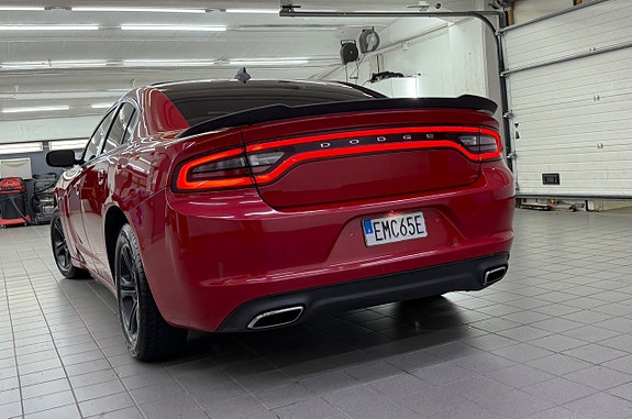 Dodge Charger 13 of 28