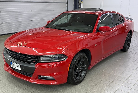 Dodge Charger 14 of 28