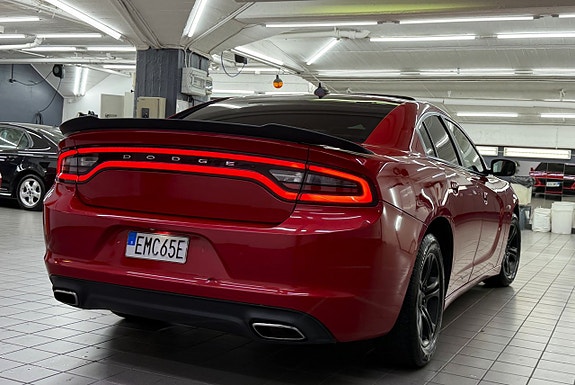 Dodge Charger 10 of 28