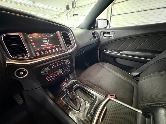 Dodge Charger 24 of 28