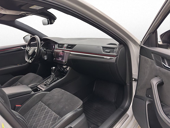 Skoda Superb 14 of 30