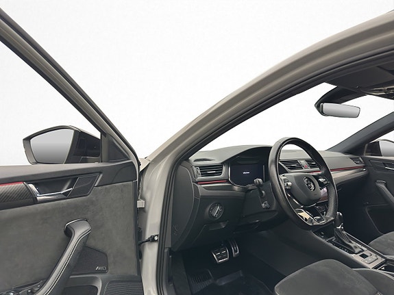 Skoda Superb 11 of 30